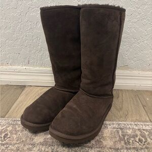 Ugg tall boots shearling leather classic winter cozy warm pull soft brown sz 6